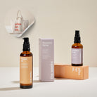 Geschenk-Box BLISS von the weeks. Es sind das Recovery Spray und das Honest Oil zu sehen.